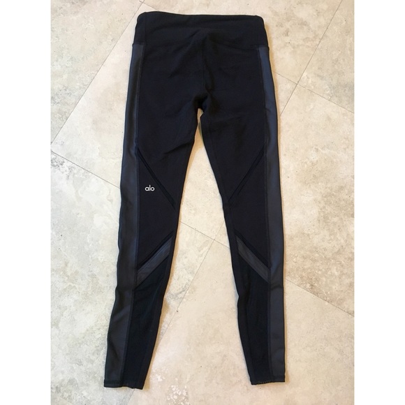 ALO Yoga Epic Legging - Picture 6 of 8